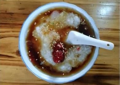 云南玉溪民间小吃冰稀饭入口丝丝凉意十分适合三伏天食用