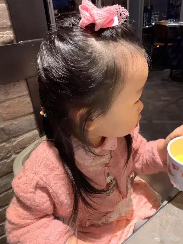 秦昊伊能静深夜秀幸福,米粒为爸爸做了爱心蛋糕!秦爸爸好幸福