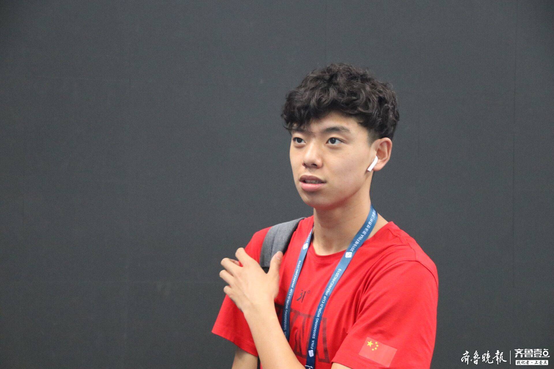 男子400米自由泳决赛季新杰获得亚军,拉普西斯打破纪录