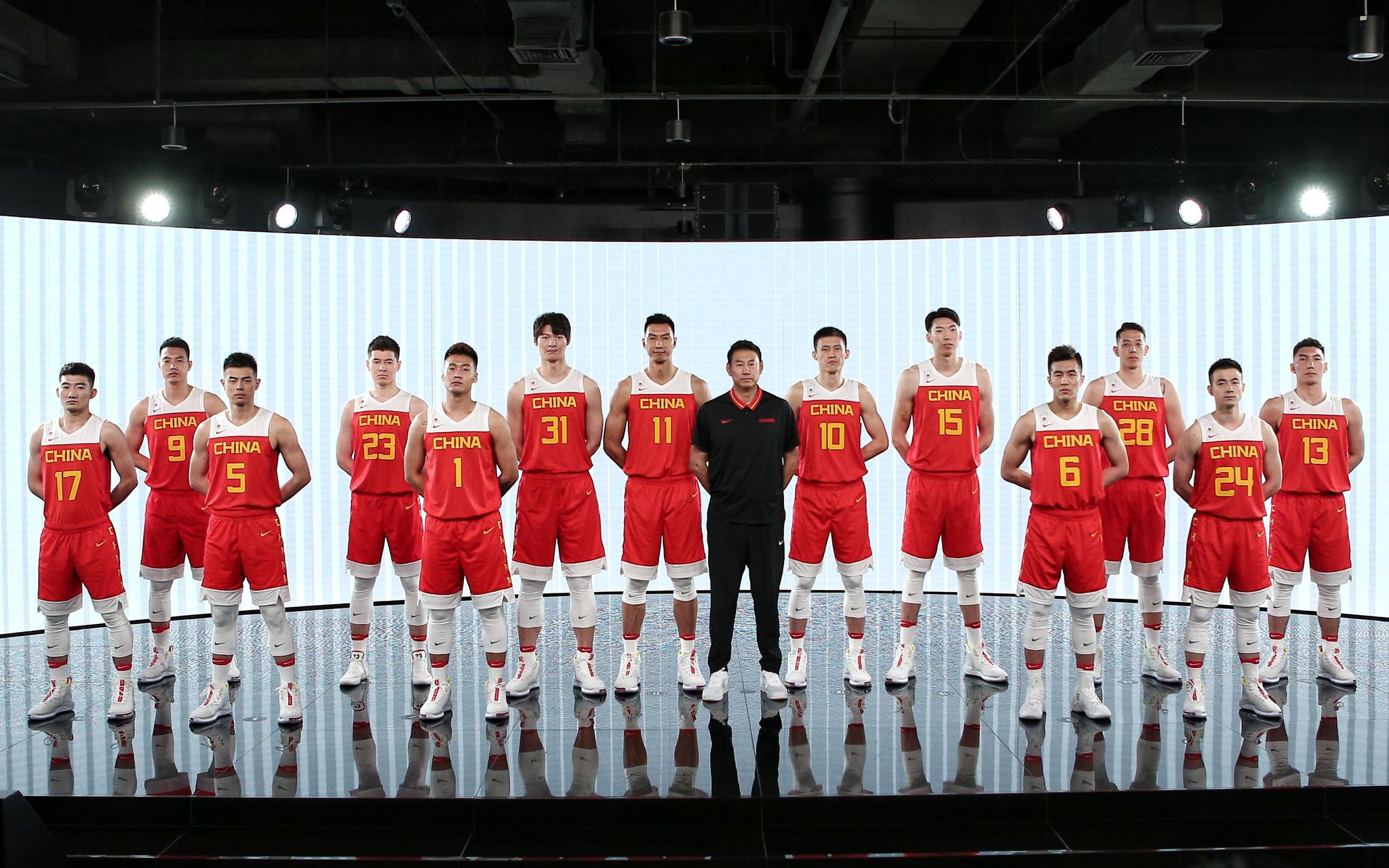 篮球——中国男篮征战世界杯队服亮相_北京