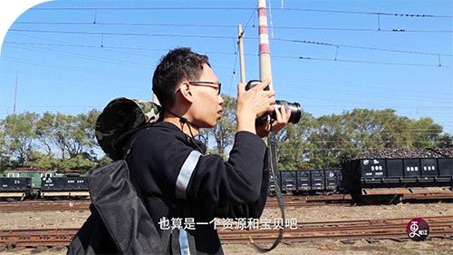十四岁开始追火车如今大三的他拍下那些逐渐消失的老火车