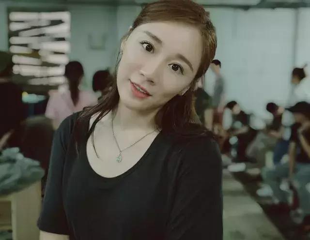 无主之城中演17岁少女的妈妈张芯宁写真很少女为作品牺牲大