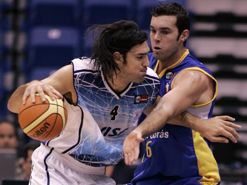 但斯科拉仍然在坚守,继续带领这些年轻人打出高水准