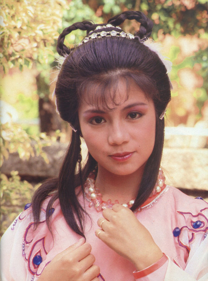 翁美玲《楚留香之蝙蝠传奇》剧照,公主扮相是不是比黄蓉更漂亮呢