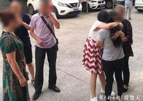 女大失踪:女大失踪父母找遍全国 12年后她出现在废弃房