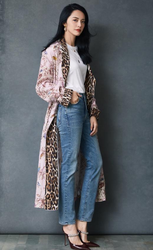 有种坐姿叫姚晨的"蝴蝶坐",看到她脚放的位置,是我学不来的