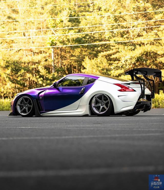 这辆"双拼色"的日产nissan 370z已经改装到位!请查收!