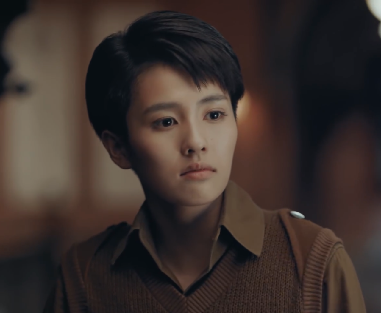 凄凉收场的仓皇底色,《烈火军校》中女主角谢襄冒用亡兄谢良辰之名,女