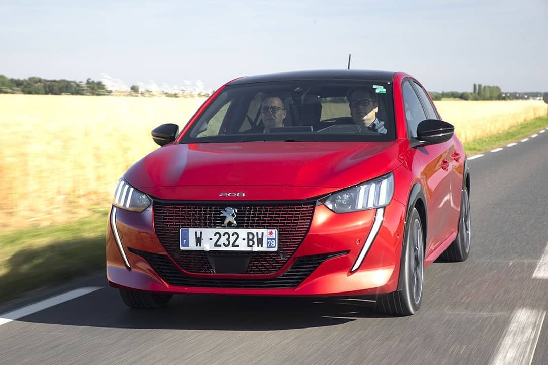 时尚又紧凑 全新标致e-208海外实车