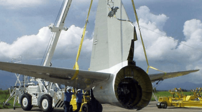 直击2001年被王伟迫降的美ep3侦察机在海南被拆解全过程