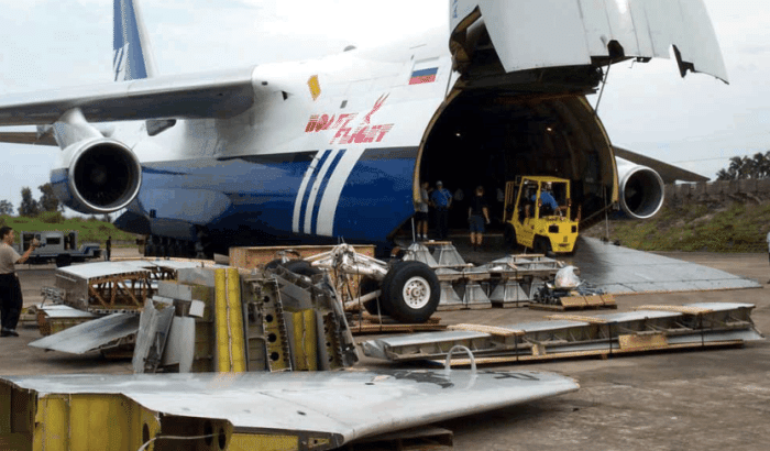 直击2001年被王伟迫降的美ep3侦察机在海南被拆解全过程