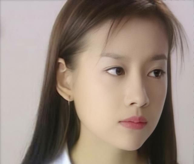 一直以为冷清秋是董洁颜的巅峰,看到她演的任飞儿才