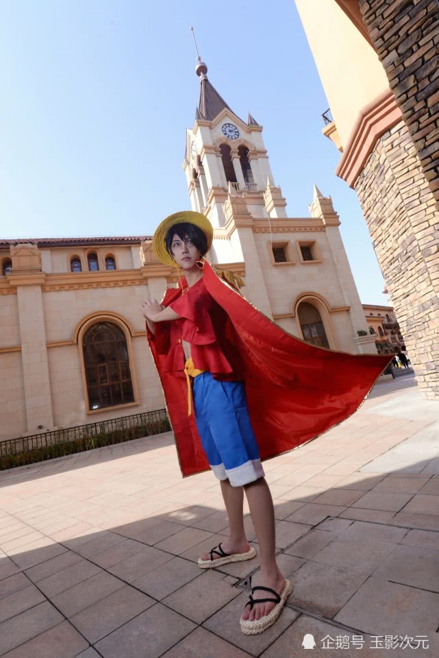 航海王cosplay最强cp路飞与女帝:妾身会跟你去天涯海角