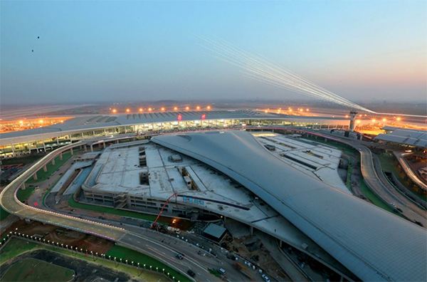 郑州机场顺利保障单件43吨超长超重货物 创纪录