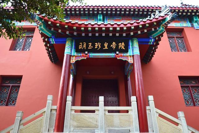 朱元璋决定以写信劝降的方式来解决大夏,结果遭到了明昇严词拒绝.