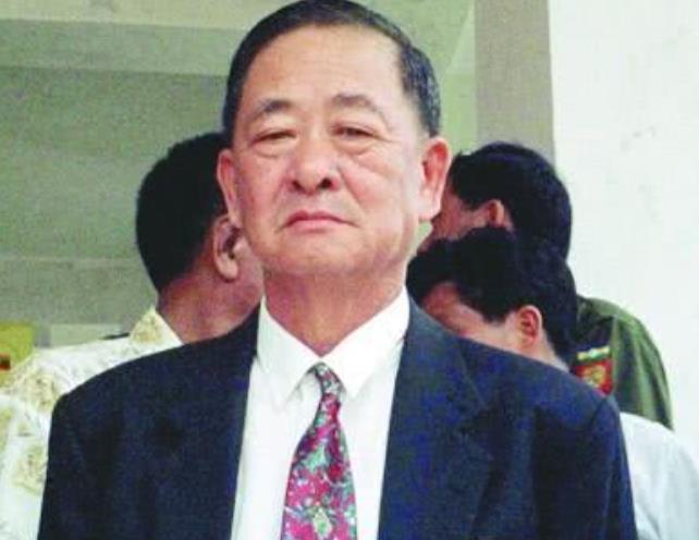 罗家军老总_老总办公室图片(2)