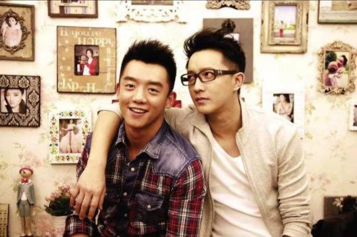 余飞,也可能是在电影《匆匆那年》里一直深爱着林嘉茉的纯情备胎赵烨