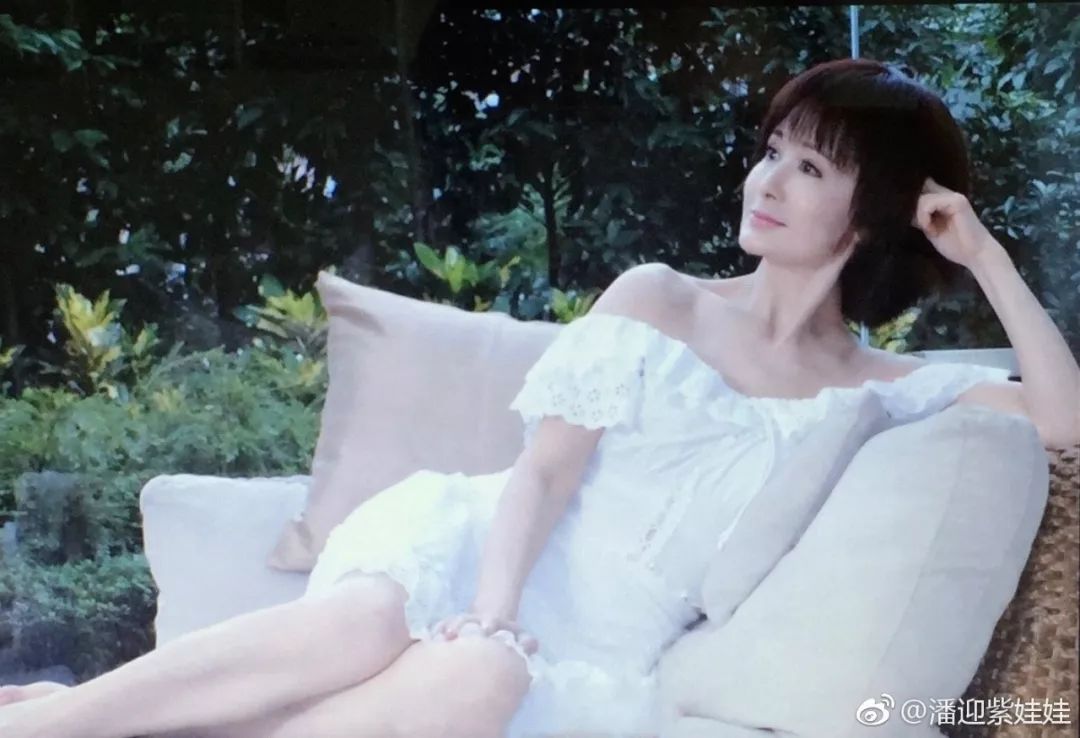 抢赵雅芝不老头衔,争范冰冰美貌称号,这位童颜女神,真牛!