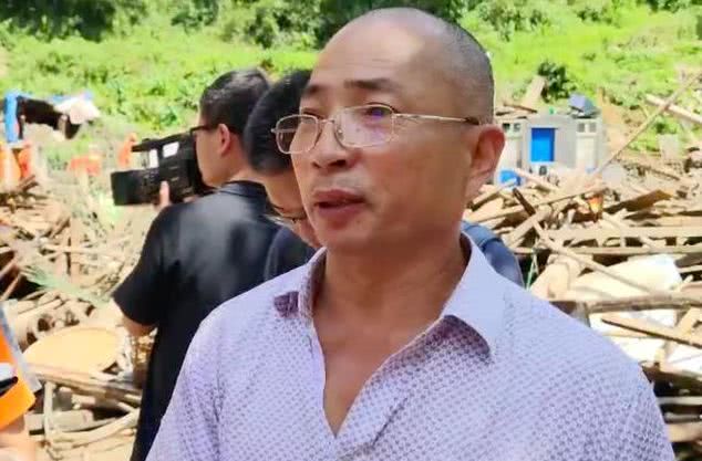 家里什么都没有了他救出邻居一家六口却没能救回自己母亲