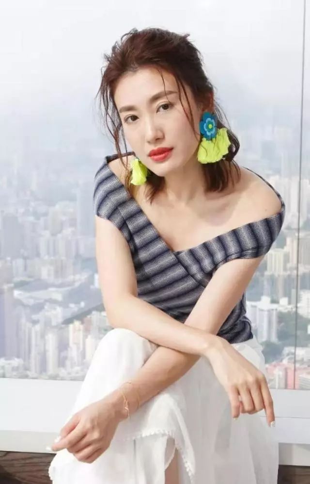 tvb小花入行12年未尝试当女一滋味 一改乖乖女形象变社团大姐