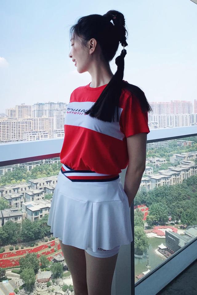 江疏影新解锁的安全裤穿法,潮流又时尚