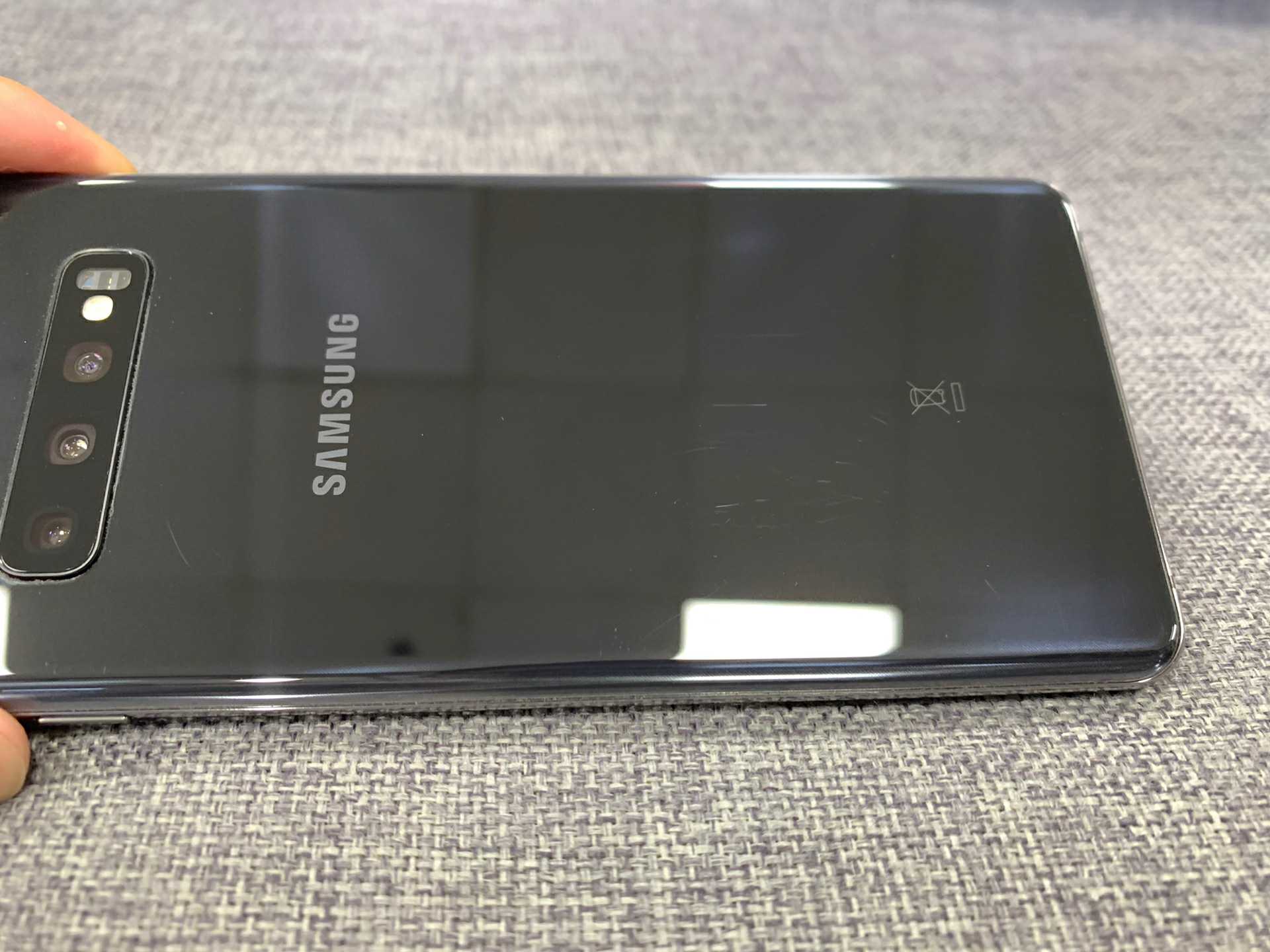 4300元入手港版三星s10亮屏的瞬间被惊艳到了