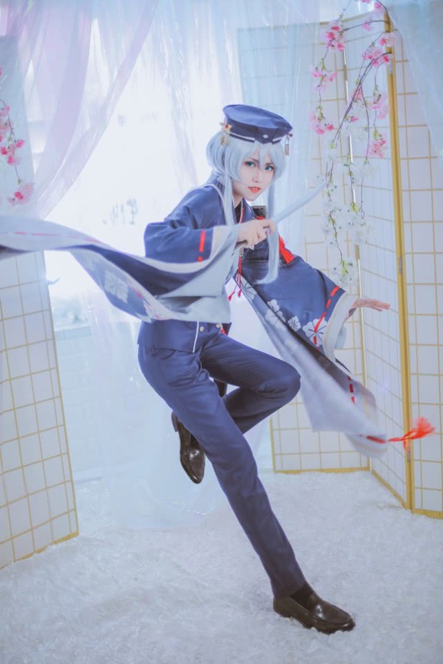 cos:我是,白山吉光.吉光锻造的,剑