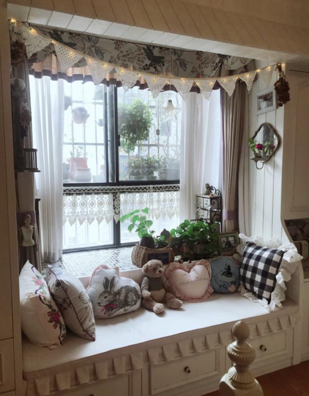 家里的飘窗可别荒废，学聪明人做个小改造，太温馨实用了！巧妙