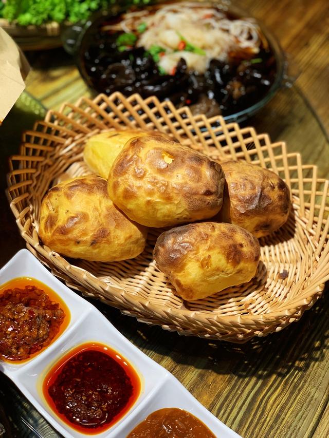 长春威海路藏家小神店,招牌土窑烧公鸡天天卖断货,不预定吃不到