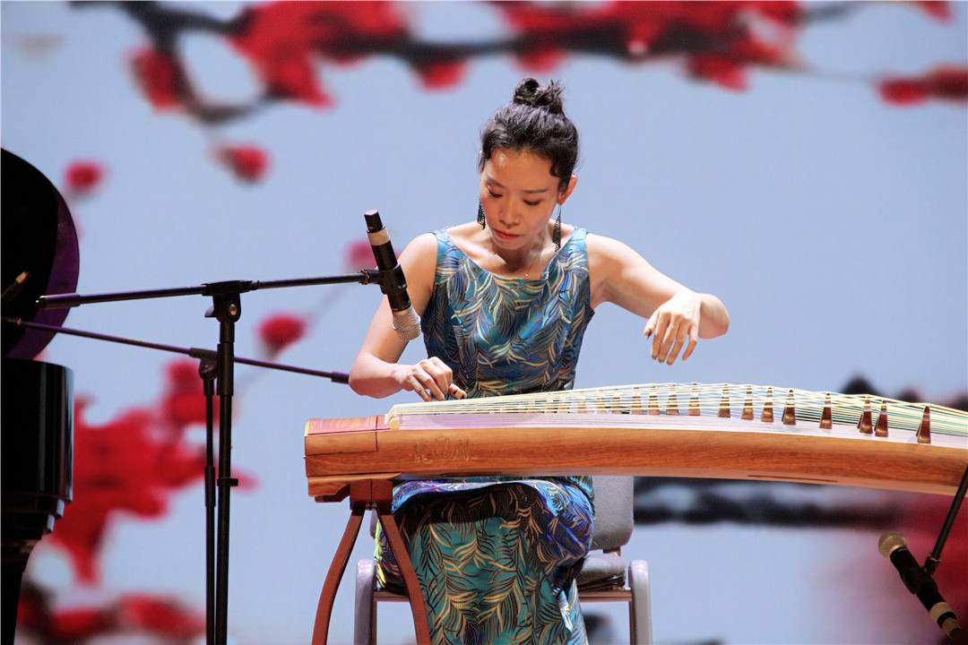 黄宝琪 钢琴伴奏:王灵犀古筝独奏:《刀剑如梦》 演奏:王晏然古筝独奏