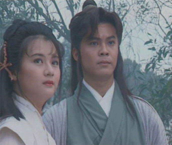 《鹤啸九天》:洛云飞对还珠是真爱,还是被她的一往情深而感动呢