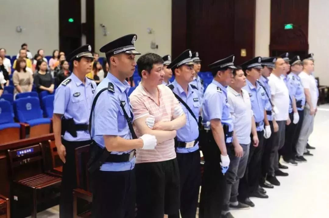 周符波,单大勇等118人被移送司法,湖南惩腐打"伞"与扫黑除恶同频共振