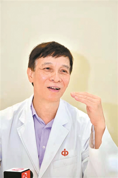 中山一院小儿外科刘钧澄教授从医42载 曾给连体弃婴当了20年"爸爸"