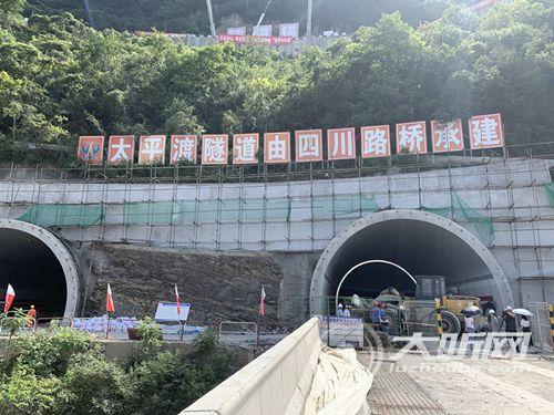 赤水河大橋進(jìn)入橋面施工階段橋梁主色調(diào)將呈現(xiàn)