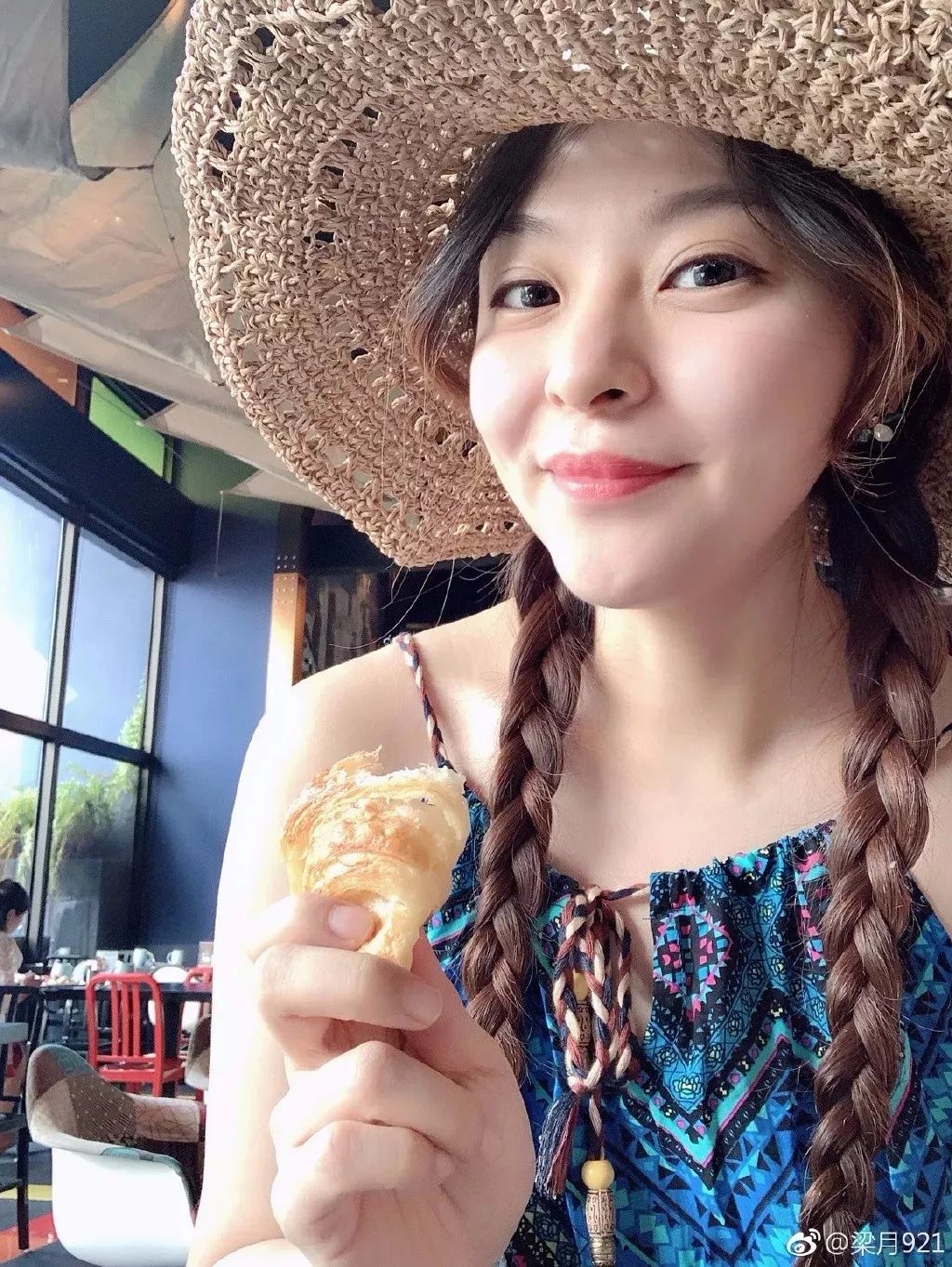 【名嘴手一滑】梁月:有些男孩子,不笑的时候岁月静好