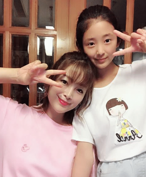 不得不服气,这个城市妈妈真是太豪气了,她把吴欣媛当成了自己的亲生