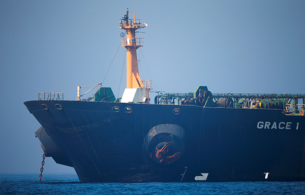 当地时间2019年8月15日，直布罗陀海峡，直布罗陀法院下令释放被扣押的伊朗油轮“格蕾丝一号”。视觉中国 图