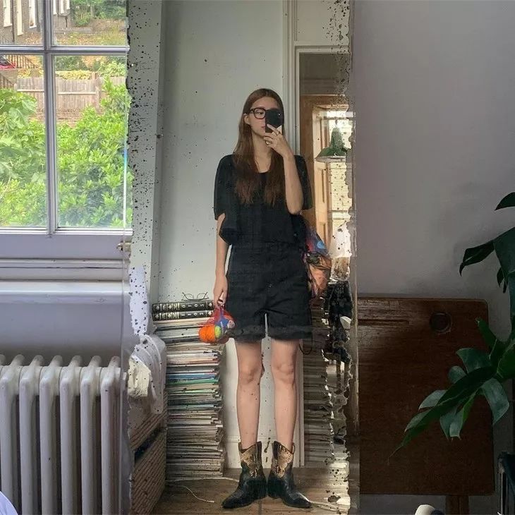 说是整形模板但我更关心她到底怎么穿的?1米6穿出了180的气势!