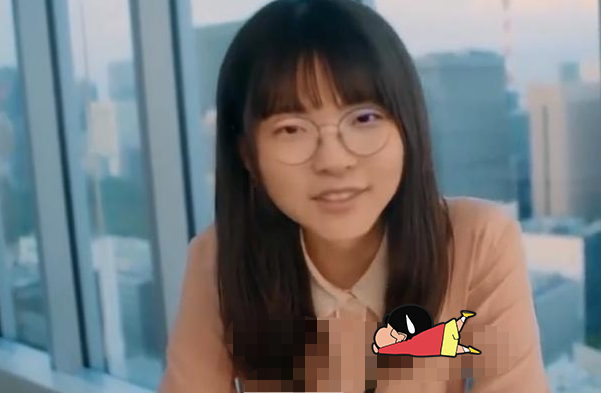 “女版faker”火了，还是日本萝莉女星，两人好像亲姐弟！|女装|萝莉|女星_新浪新闻