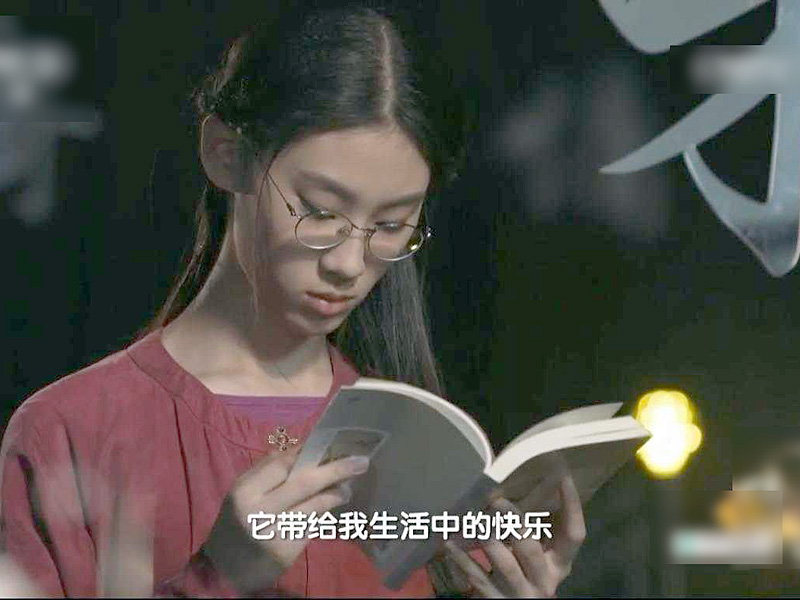 国民才女武亦姝613分进清华最好的教育就是父母的陪伴