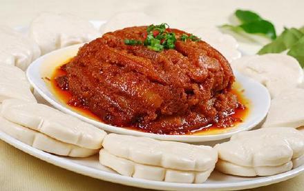 美味不可多得 粉蒸肉夹馍