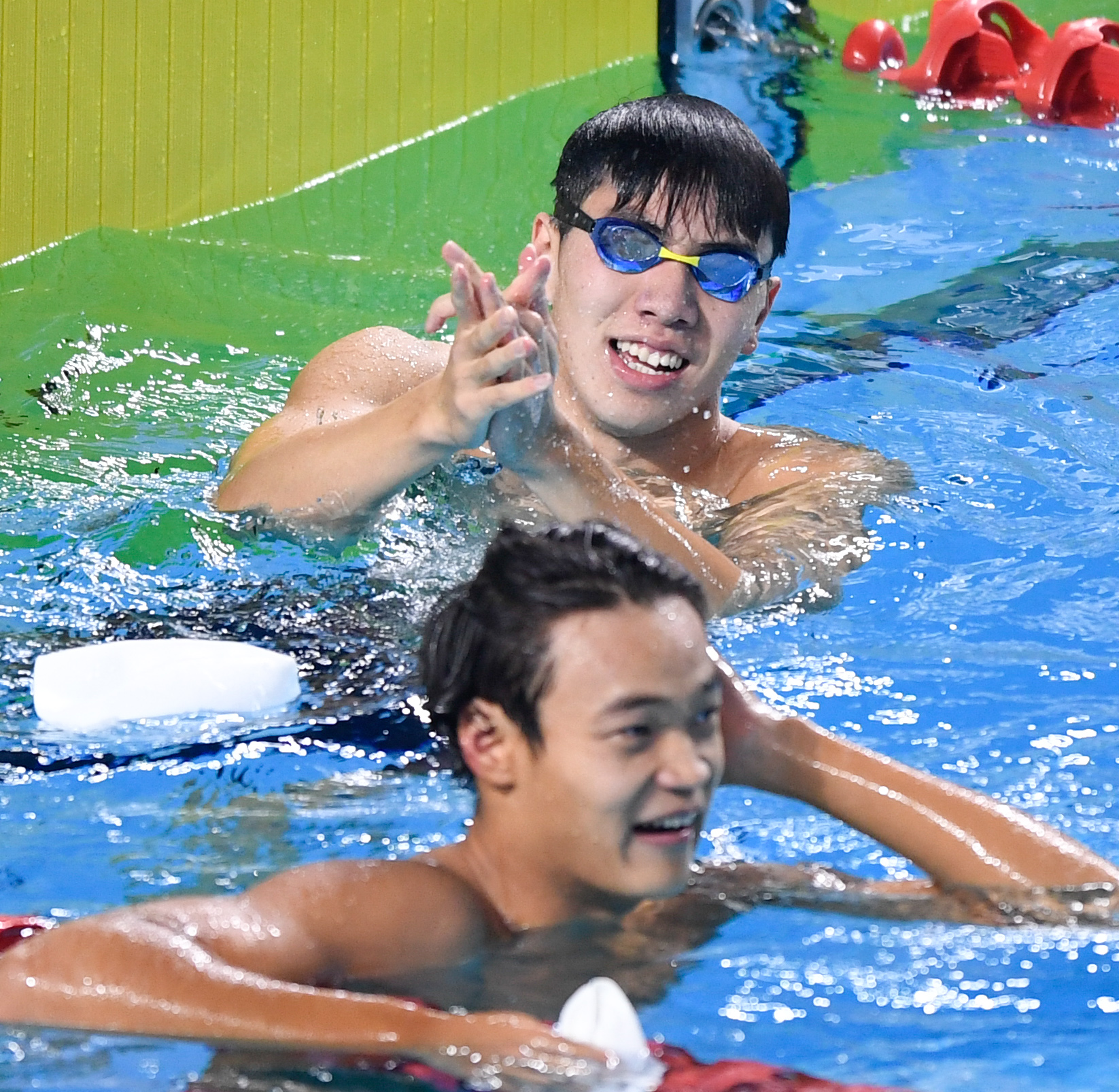 中国游泳队帅哥师弟图片