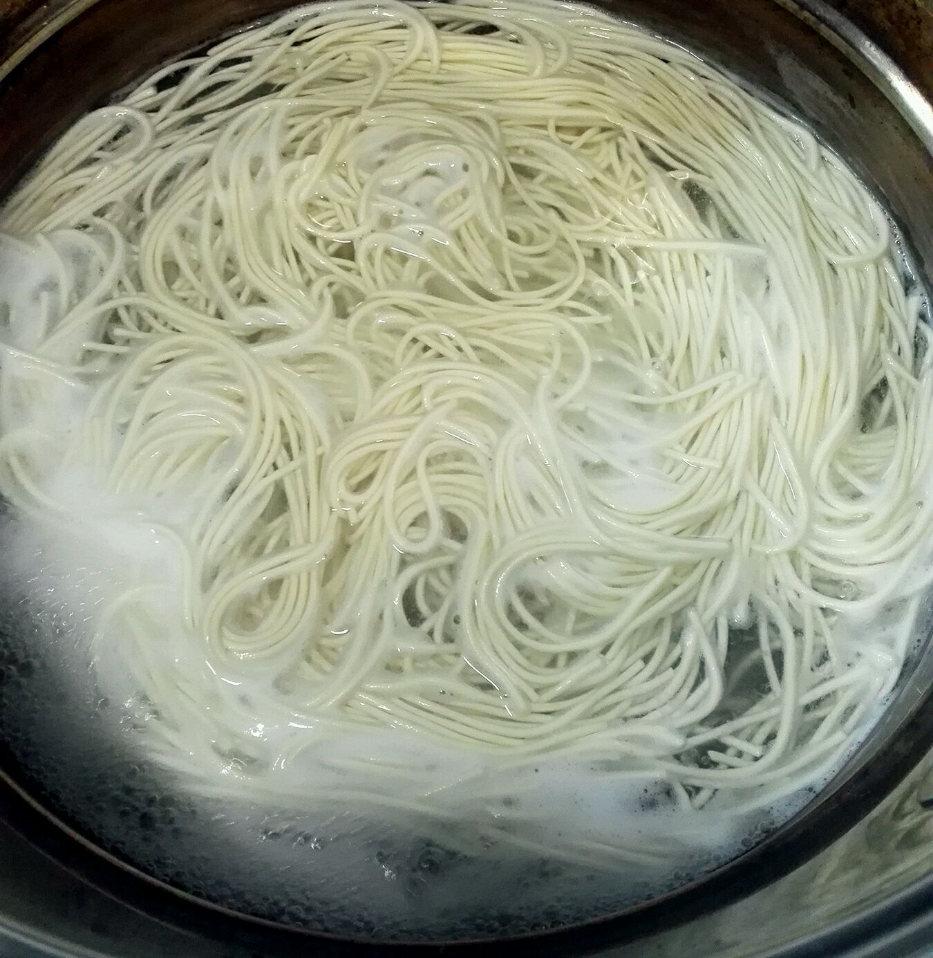 只需6个小技巧,面条劲道爽滑,家人超爱吃