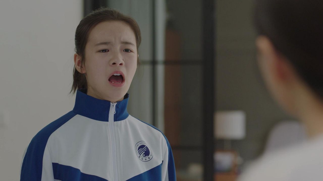 在学业方面,宋倩发挥了自己金牌教师的特长,把乔英子培养成了学霸