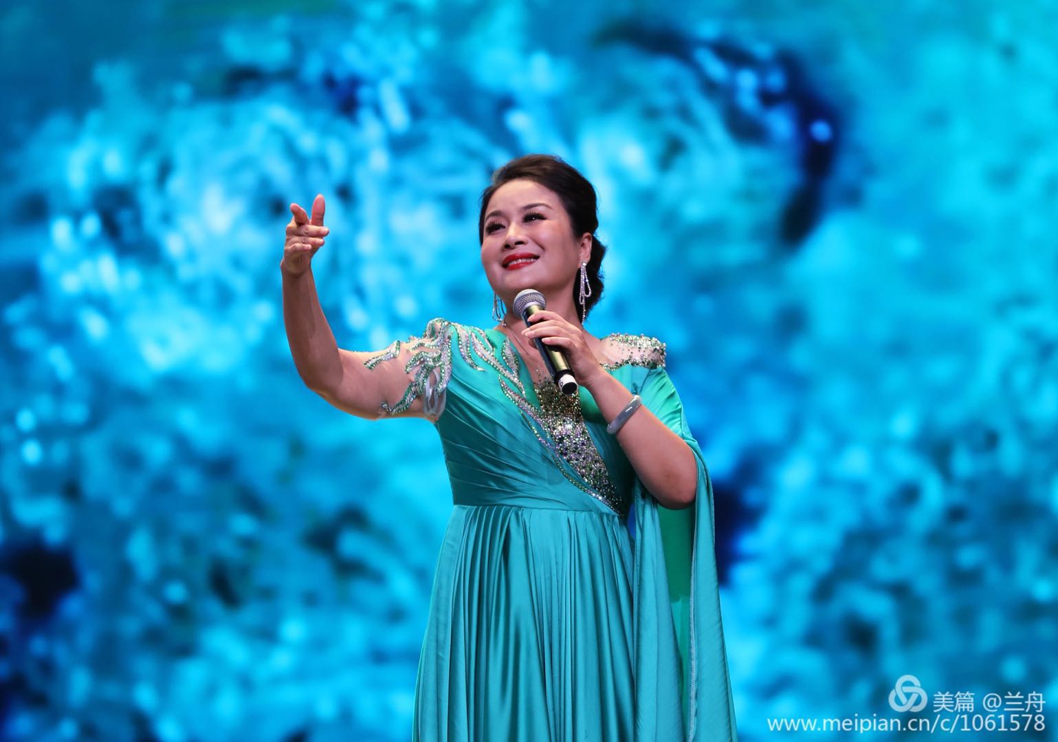 8月16日,山东剧院大咖云集,《赞歌唱不完》陈辛佳歌词作品演唱会成功