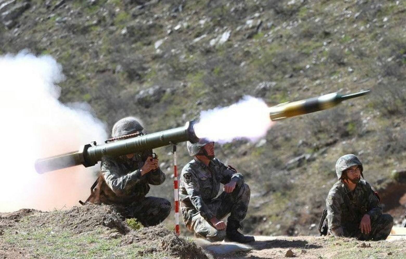 云爆弹威力无穷真的能摧毁一切目标吗反正比美军炸弹之母实用