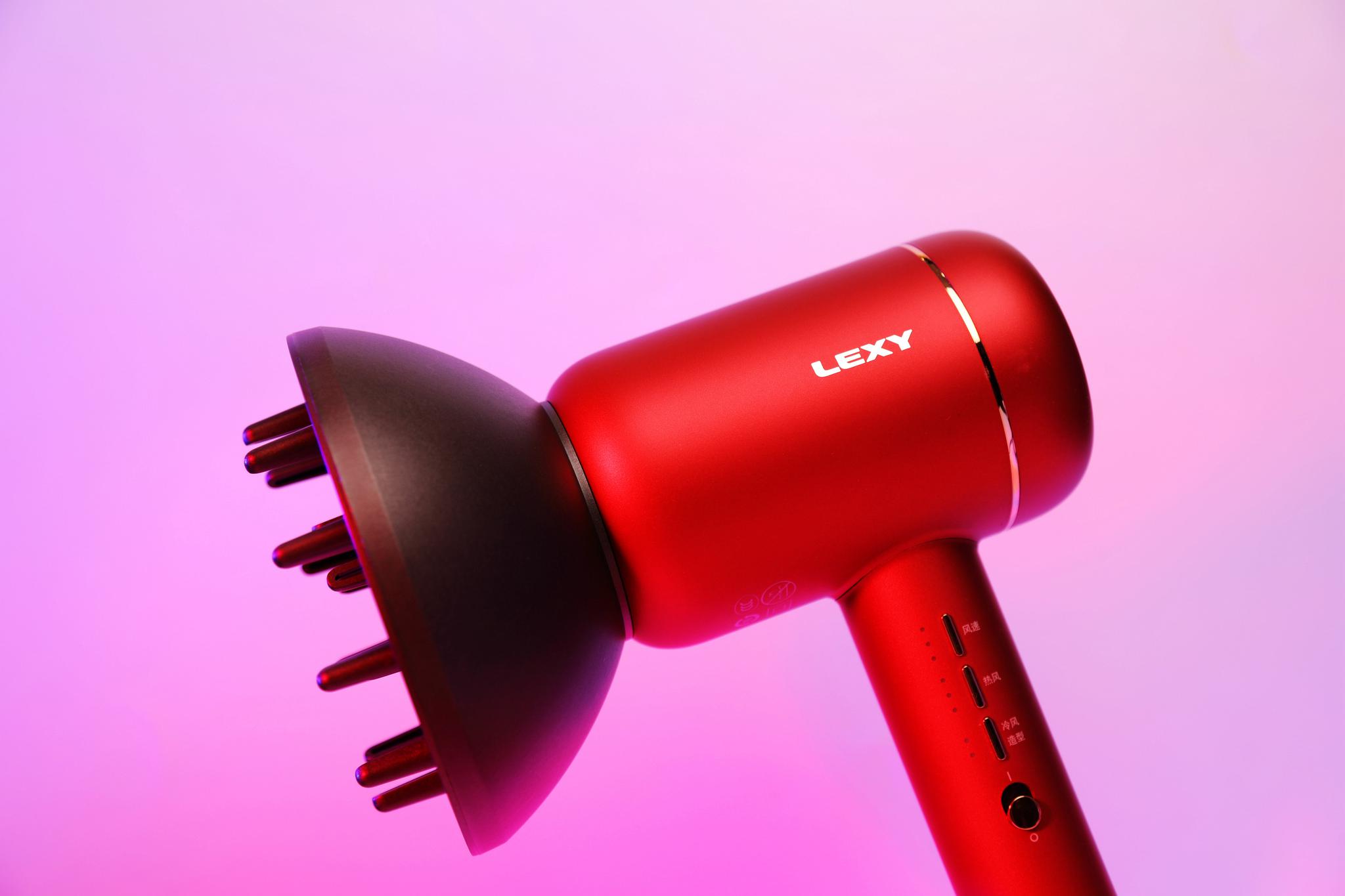 做头发还去外面莱克f6水离子涡扇吹风机让你在家给头发做spa