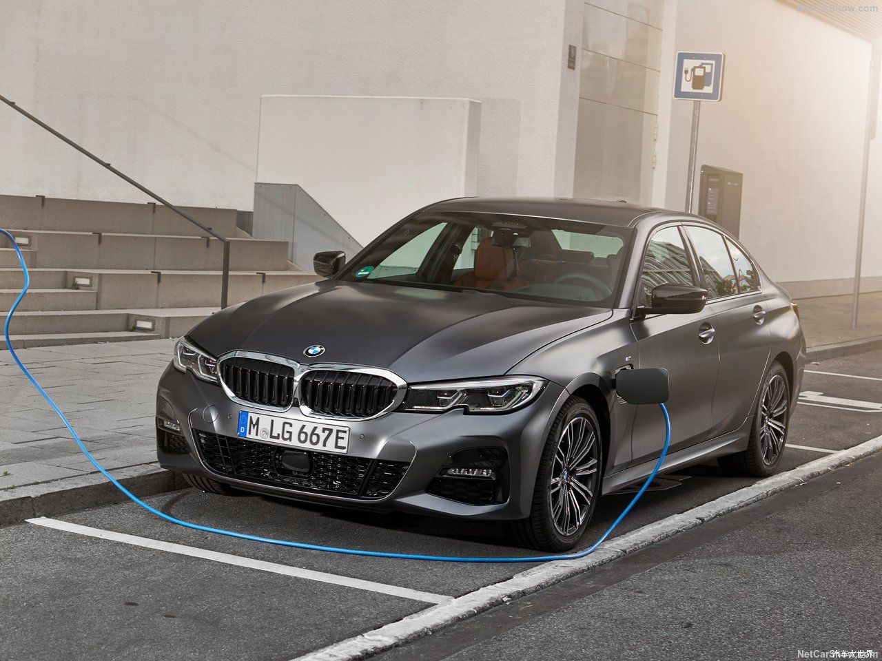配备10秒增压模式 宝马全新330e三厢插混版官图发布
