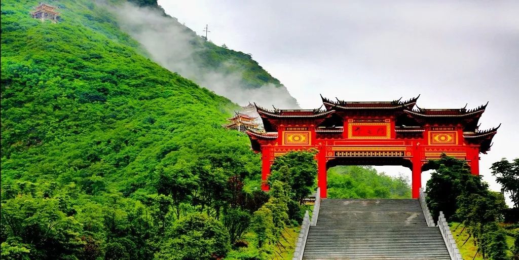 站在云中俯瞰整座城,乐山这个公园很特别!|峰山|峨边_新浪新闻