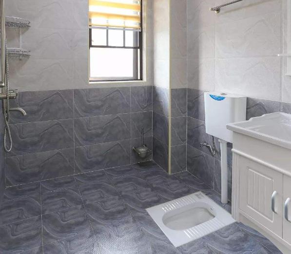 弄马桶会让我们坐着非常舒服,而且会让卫生间干净整洁,就是太占地方了